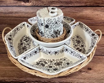 Juego de condimentos de cerámica vintage japonesa: aceitera, vinagrera, salero y pimentero. Jardín holandés con diseño floral.