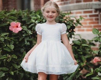 White girls dress,vintage length dress,girls flower dress,Easter dress,toddler girls dress,white portrait dress,vintage party dress