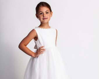 White flower dress girl,Elegant girls flower dress,white tulle dress,girls dress,first communion,baptism dress,blessing dress,white gown