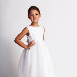 White flower dress girl,Elegant girls flower dress,white tulle dress,girls dress,first communion,baptism dress,blessing dress,white gown