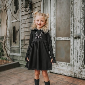 ハロウィンコスチューム、黒猫ドレス、女の子用くるくるドレス、洗えるコスチューム、猫テーマ、猫好き、幼児、長袖、足跡プリント、刺繍、ブティック