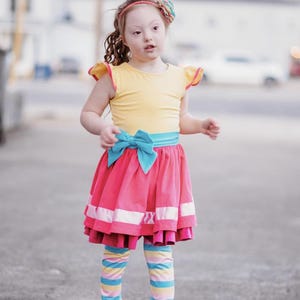 PRONTO PER LA SPEDIZIONE, costume di Nancy, vestito di Nancy, vestito da cosplay Disney, Disney Junior, compleanno di Nancy, vestito da bambina, vestito sensoriale immagine 4