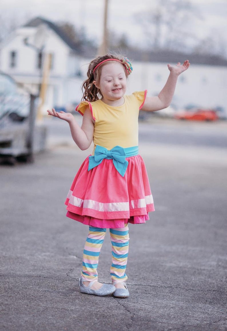 PRONTO PER LA SPEDIZIONE, costume di Nancy, vestito di Nancy, vestito da cosplay Disney, Disney Junior, compleanno di Nancy, vestito da bambina, vestito sensoriale immagine 6