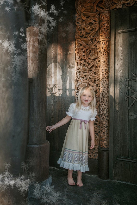 anna nightgown frozen Cinosural International School