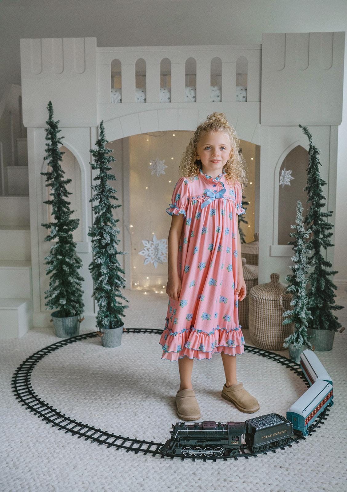 クリスマス   Clara & Peter Pink Floral Clara Nutcracker Nightgown | Polar Express Vintage