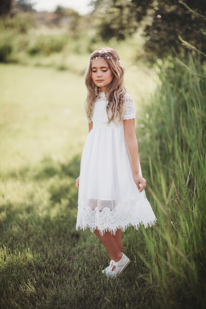 White girls flower dress, Tulle and Lace girls flower Dress, First Comunion Dress, White Tulle Dress, girl flower dresses,Baby Toddler Dress 