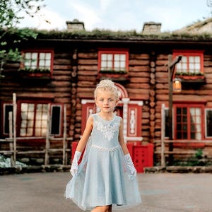 disney frozen 2 princess elsa travel dress Elsas travel suit from Frozen 2