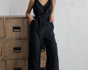 Stylish jumpsuit with wide straight pants