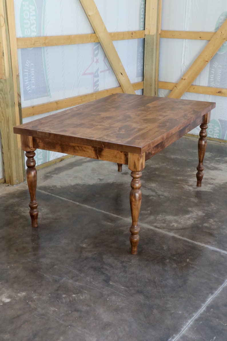 Mesa de comedor Alder Farmhouse con patas estrechas de 3, regalo para ella, regalo para él, muebles para el hogar, decoración hecha a mano, mesa de comedor moderna imagen 1