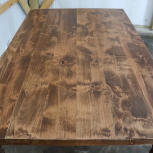 Mesa de comedor Alder Farmhouse con patas estrechas de 3, regalo para ella, regalo para él, muebles para el hogar, decoración hecha a mano, mesa de comedor moderna imagen 7