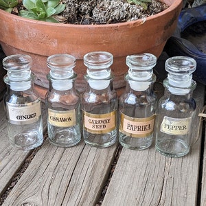 Vintage Glass Spice Jars, Set of 5, Made In Japan And Taiwan,