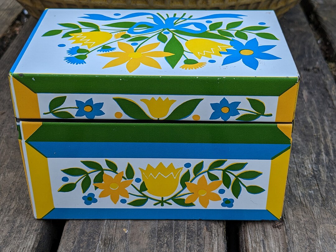 Sweet Vintage Recipe Box Metal With Blue and Yellow Flowers Etsy