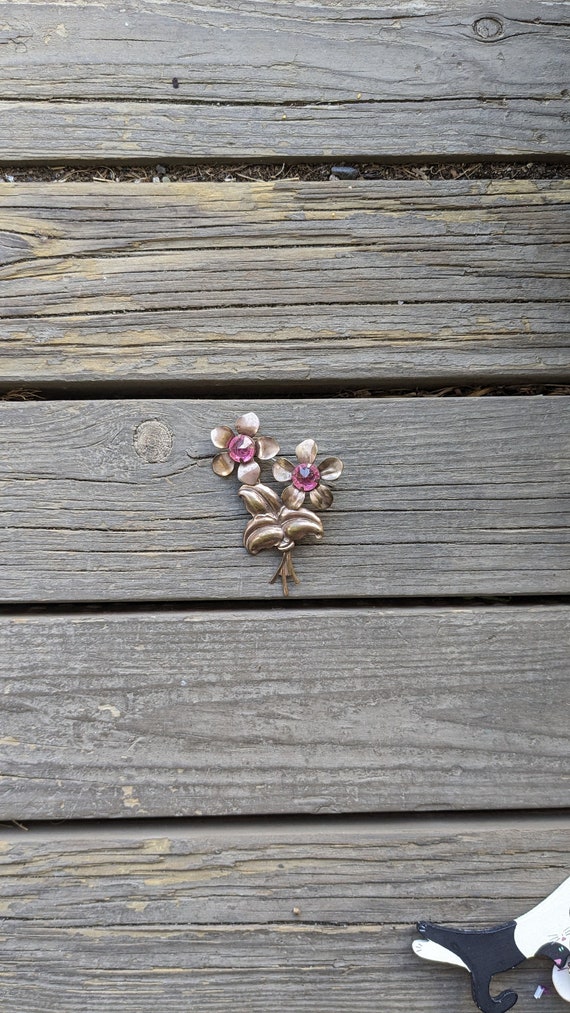 Vintage Metal Flower Broach With Pink Rhinestones