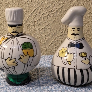 Vintage  Salt and Pepper Shakers set, Roly Poly Chefs, with original cork stoppers