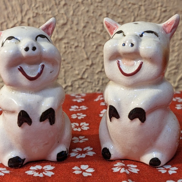 Vintage Pig salt and pepper shakers with original cork stoppers