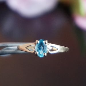 Vintage Topaz 10kt Gold ring, single stone topaz ring, blue topaz ring, December birthstone, dress ring, engagement ring,gift for her, 66