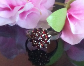 Vintage Boho Granat Silberring, Boho Granat Ring, Granat Cluster Ring, Cluster Granat Ring, Geschenk für sie, Januar Geburtsstein G91