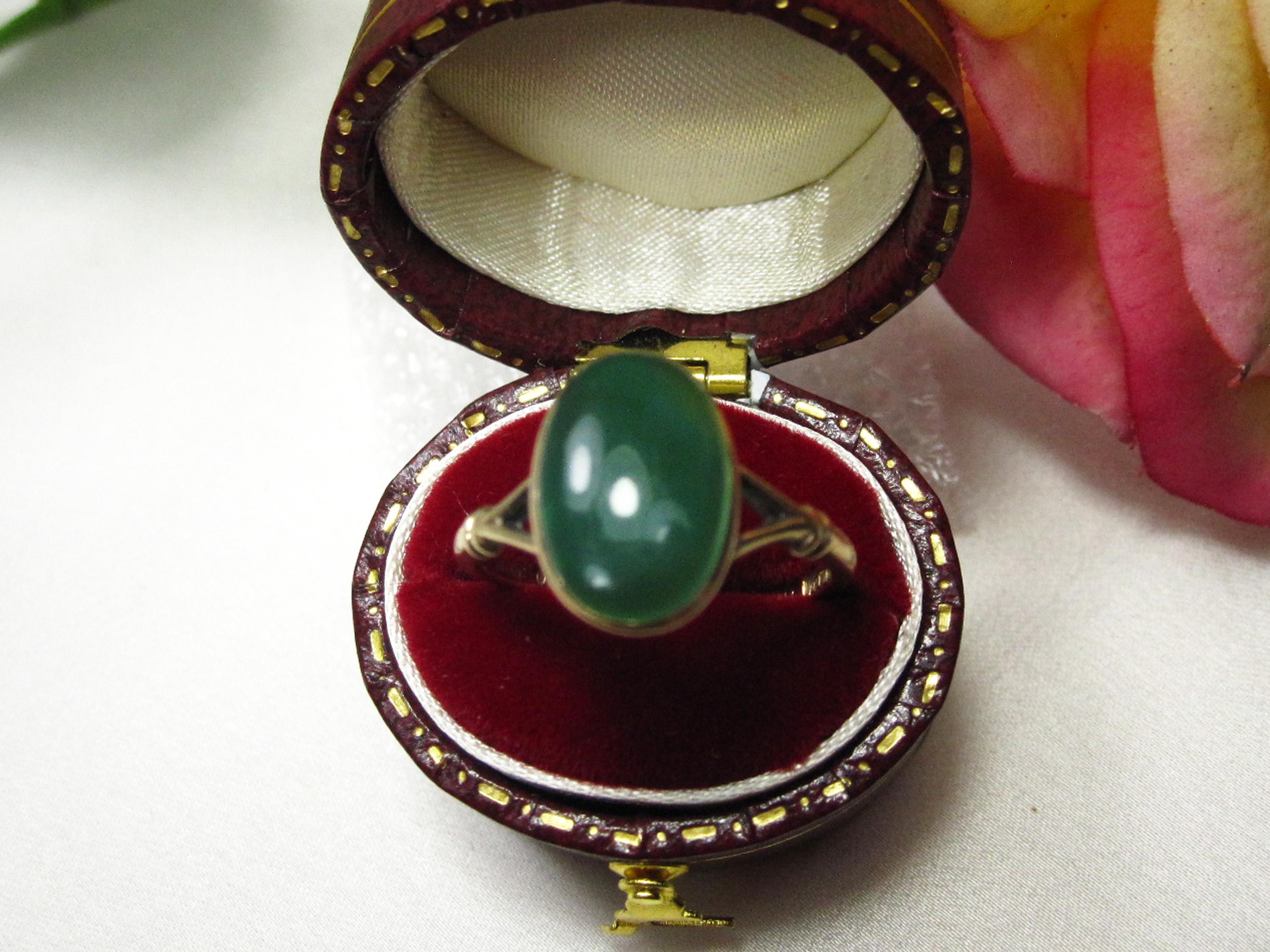 Vintage 9 Kt Solid Gold Ring With Large Jade Cabochon, Ring Size 6