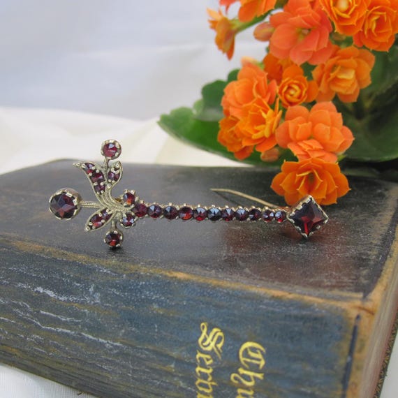 ヴィンテージ ボヘミアンガーネット　ブローチ ヴィンテージ ボヘミアン ガーネット ブローチ、花柄ガーネット