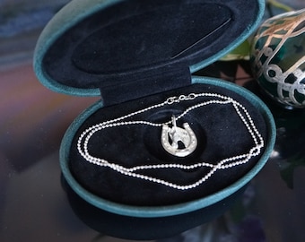 Ciondolo d'argento vintage Horse & Horseshoe, collana di cavalli Sterling Silver, collana di buona fortuna, regalo per gli amanti dei cavalli, regalo per lei, 175