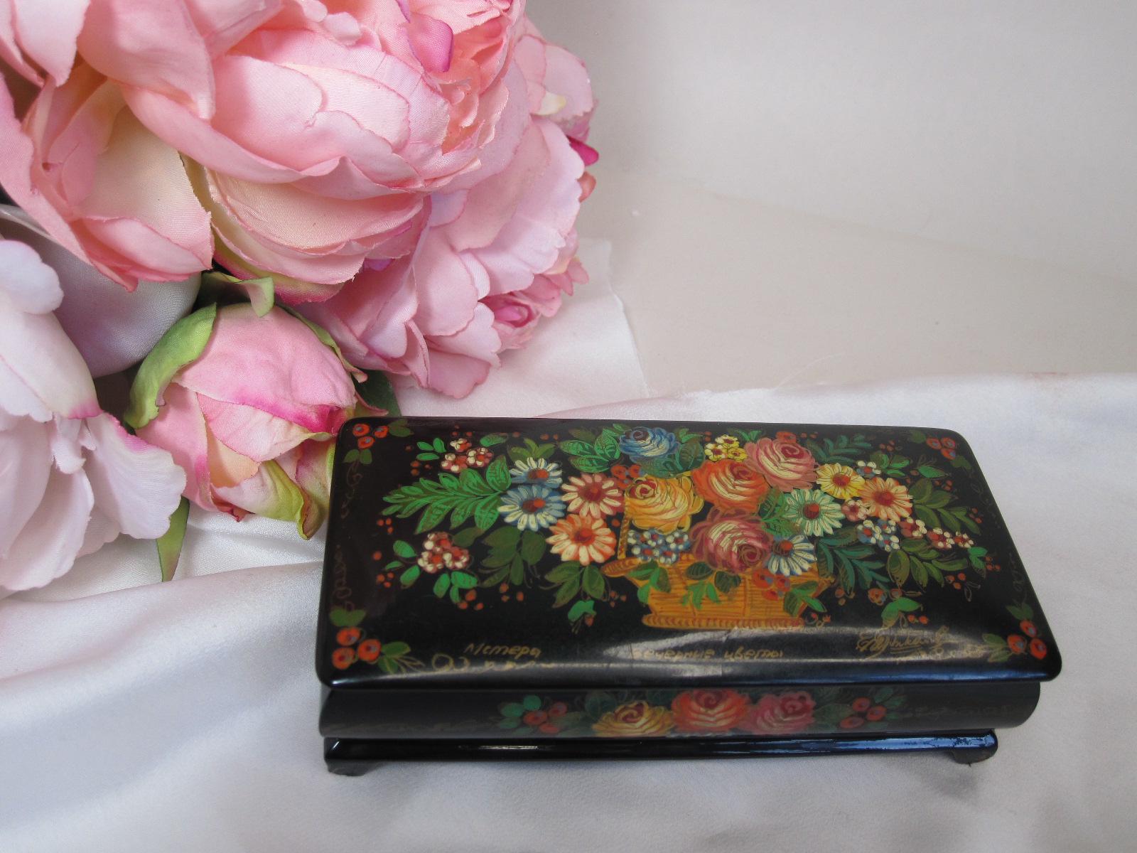 Authentic Russian Lacquer jewelry box floral Scene by Mstera evening flowers signed by Artist, miniature Hand painted jewelry box