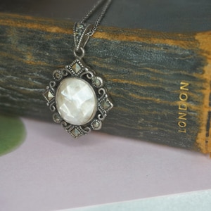 Vintage Silver Marcasite pendant  mother of pearl & silver chain, marcasite necklace, art Deco style pendant, Silver marcasite pendant, 126