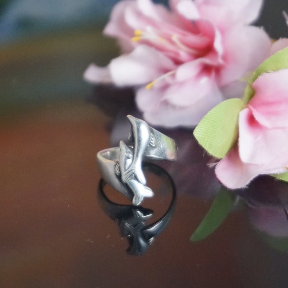 Vintage solid sterling silver ring, dolphin silve… - image 1