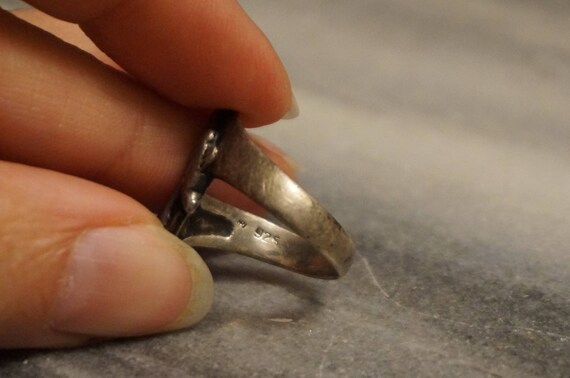 Vintage solid sterling silver ring, dolphin silve… - image 6