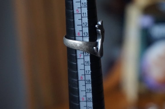 Vintage solid sterling silver ring, dolphin silve… - image 7