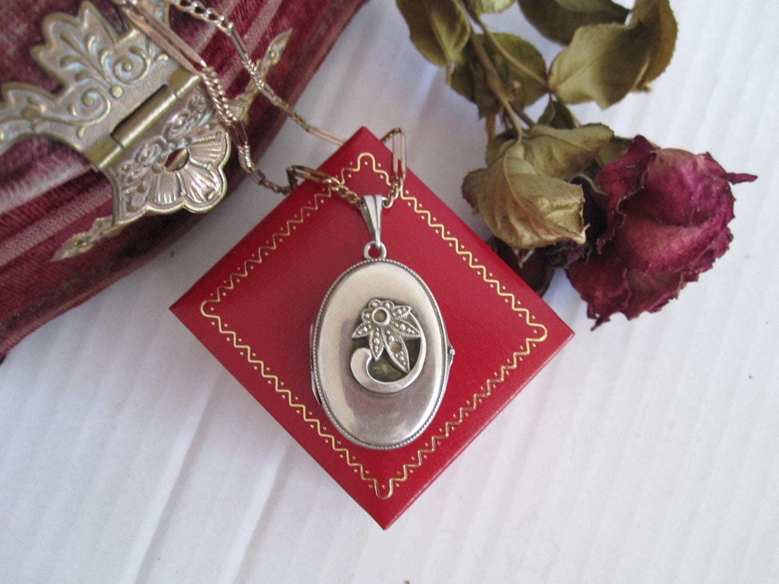 Médaille Médaillon Pendentif Argent Et Métal Doré Avec Marcassites - Occasion En Excellent état