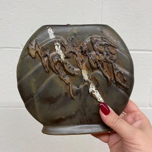 Runde Keramik Vase Abstrakt Fat Lava Glasur, Brutalist Stil