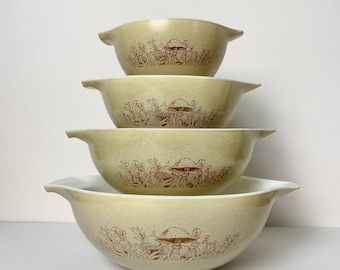 Enkele vintage Pyrex Forest Fancies Assepoester kom