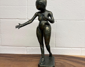 Escultura femenina vintage de papel maché de Eric Wilson