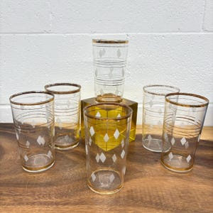 Set van 6 bierglazen uit het midden van de eeuw met gouden streep en diamantontwerp