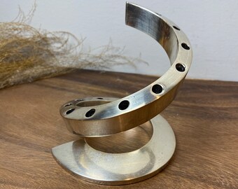 Dansk Designs, bougeoirs en spirale plaqués argent, design Bertil Vallien