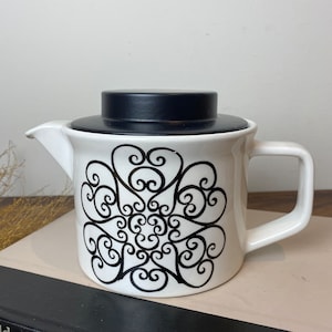 Johnson Bros England MCM Teapot, Medallion Design