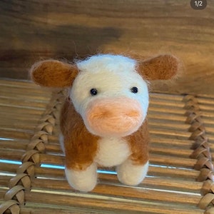 Needle Felt Cow Kit, Little Hereford Cow with Variations, Tutorial Pattern Pass, All Levels Needle Felting, Needle Felting Craft Kit