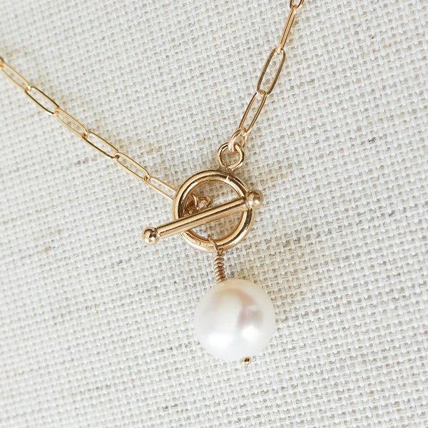 Pearl Necklace • Toggle Clasp Freshwater Pearl • Modern Layering Necklace • Paperclip Chain Necklace • T Bar Jewelry • Dainty Pearl Jewelry