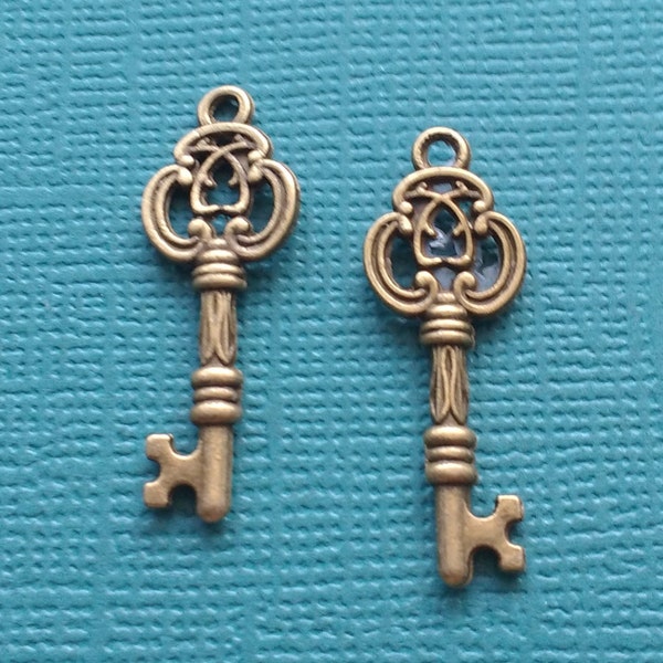 12 Key Charms Bronze - CB2629