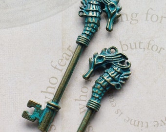 3 Seahorse Key Pendants Verdigris Patina - CP2698