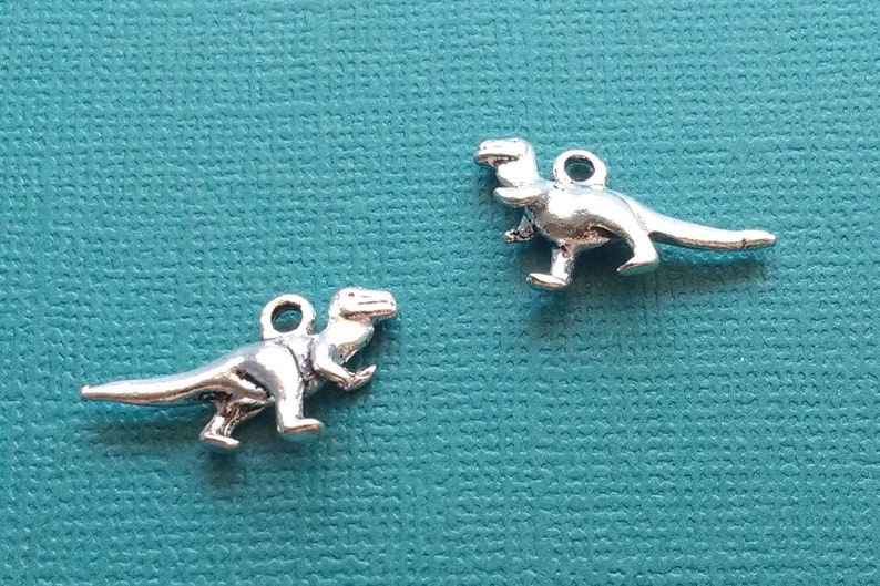 CS2646 10 Tyrannosaurus Dinosaur Charms Silver T-Rex Dinosaur Charm
