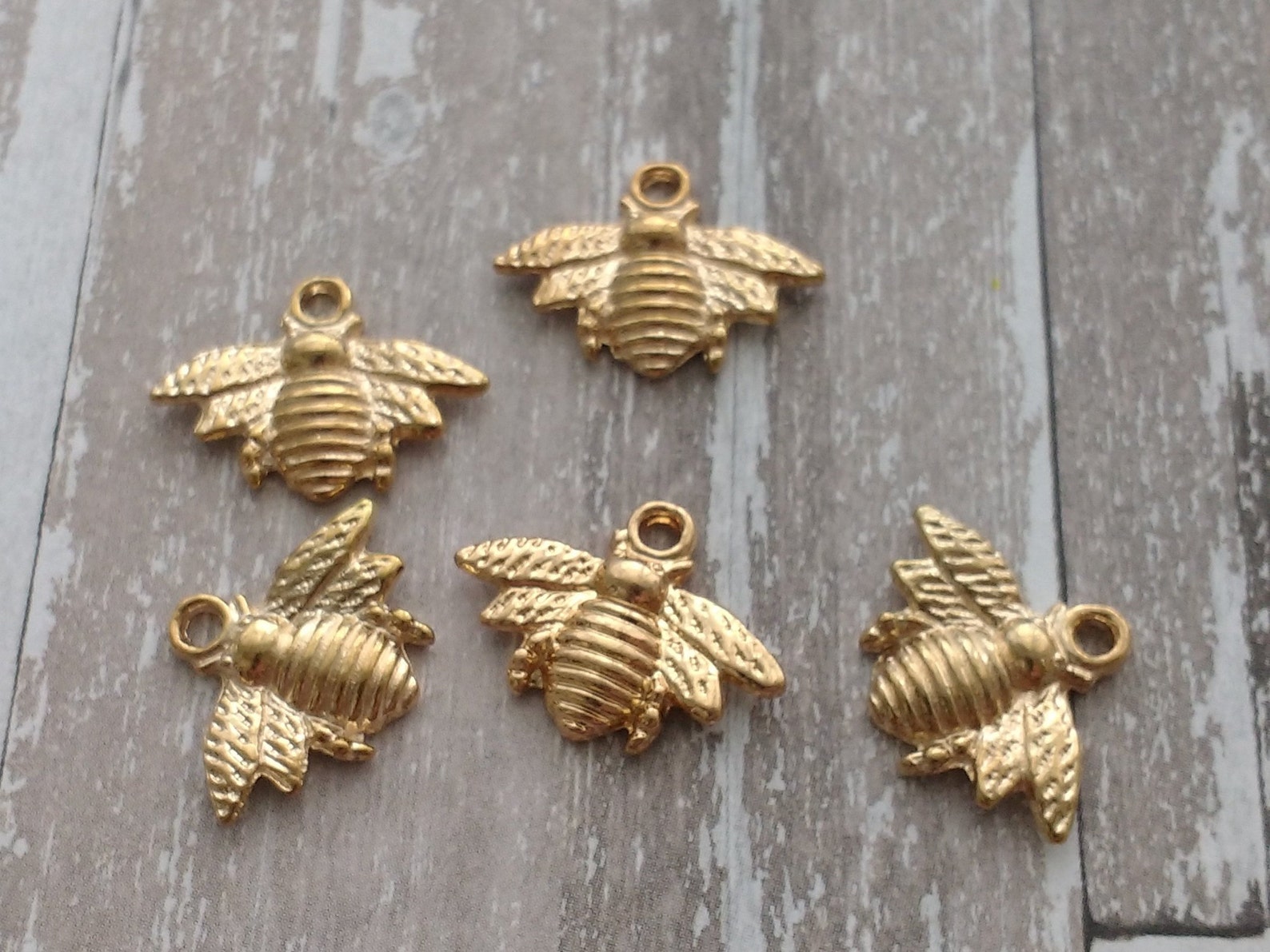 10 Bee Charms Gold Honey Bee Charm CG3262 Etsy