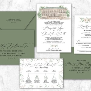 Puede incluir: Un conjunto de invitaciones de boda con una ilustraci&oacute;n de acuarela de un edificio. La invitaci&oacute;n presenta un dise&ntilde;o floral verde y blanco con los nombres Meredith Joan y Christopher Scott. La tarjeta RSVP incluye una opci&oacute;n de elecci&oacute;n de comida con filete mignon, salm&oacute;n con costra de cangrejo y vegetariano. La tarjeta de guardar la fecha presenta una l&iacute;nea de tiempo de los eventos de la boda.