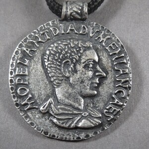 Antiker römischer Kaiser Diadumenian Anhänger, Halskette, Symbol, Exquisiter Autorenschmuck.Einzigartiges handgefertigtes Medaillon, römischer Münzanhänger, Medaillon