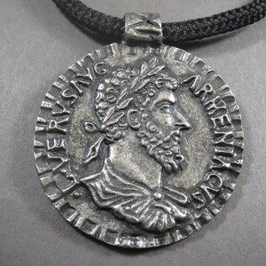 Antiker römischer Kaiser Lucius Verus Anhänger, Halskette, Exquisiter Autorenschmuck.Einzigartiges handgefertigtes Medaillon, römische Münze, Medaillon.