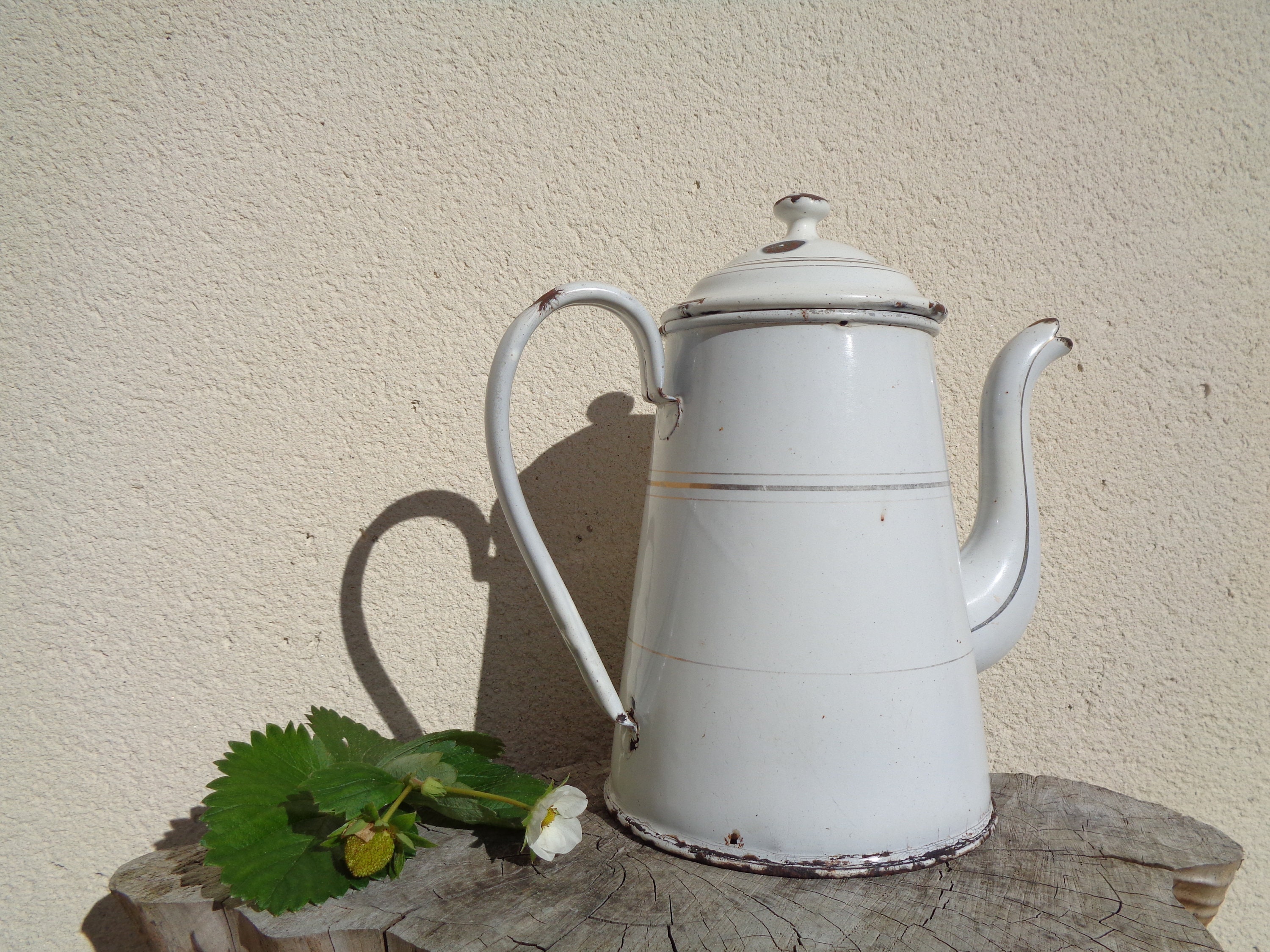 White Enamelled Coffee Maker, Old Coffee Pot, Old Shabby Chic White Enamel  Kettle, 1940 French Décor, Chic Country Kitchen 