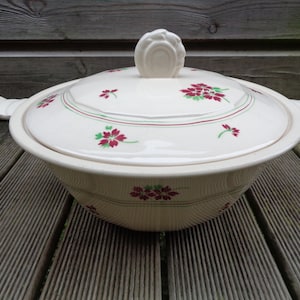 tureen Hamage model Paul, in cream earthenware with red flowers, soup or vegetable, France art deco 1930 1940, retro French countryside
