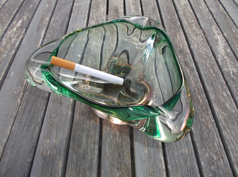 Large glass centrer in syle glass Murano Gift for Smoker green and pink cup or vacuum-pocket design Vintage Glass 1980