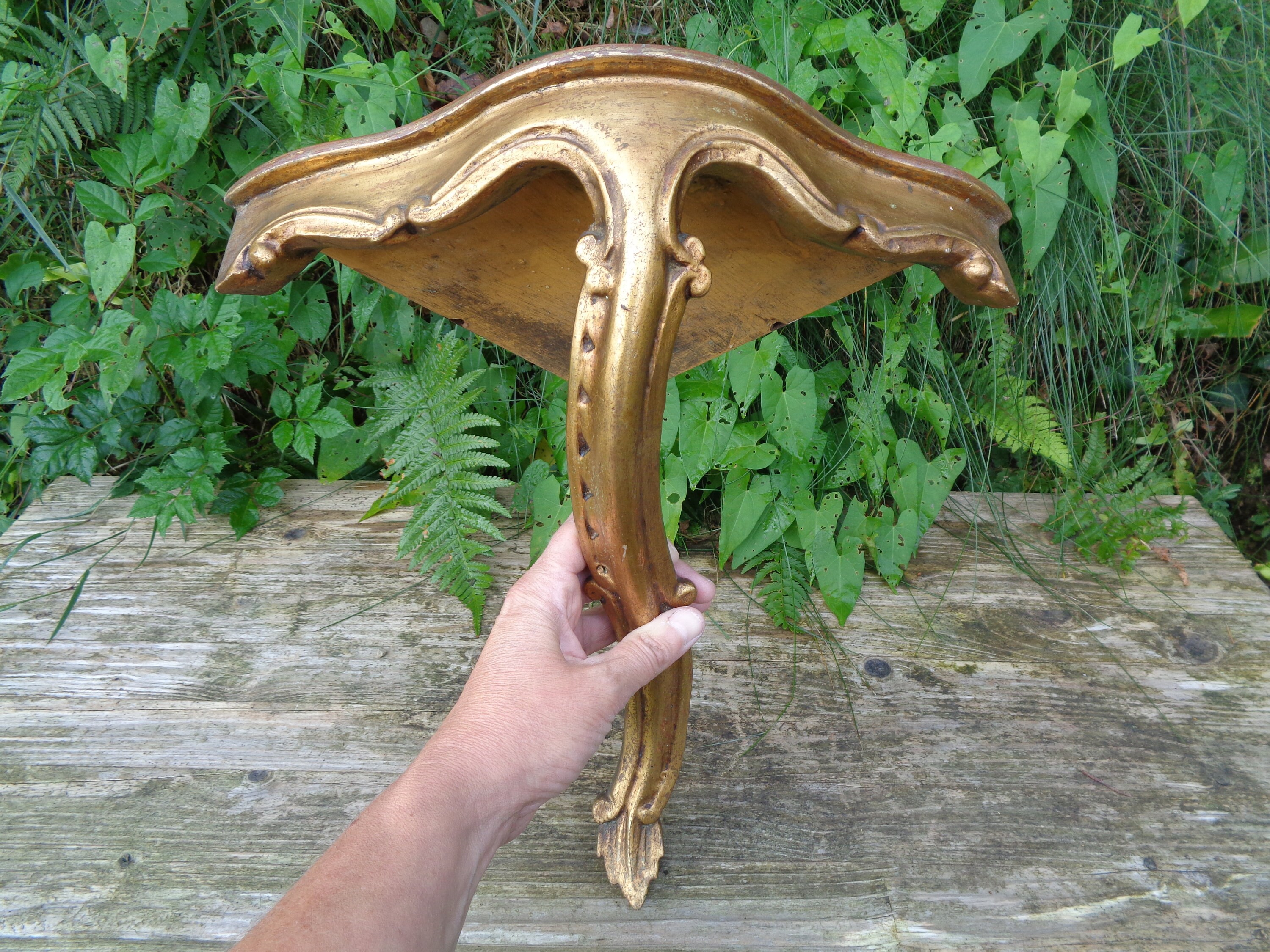 Étagère Rococo, Console