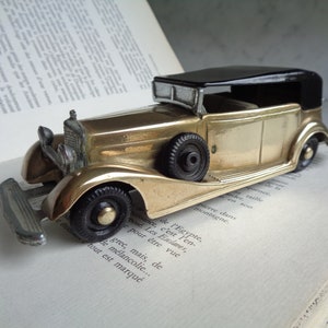 Cadillac V16 (1931), brass scale model, collector&#39;s car, office decoration, French vintage